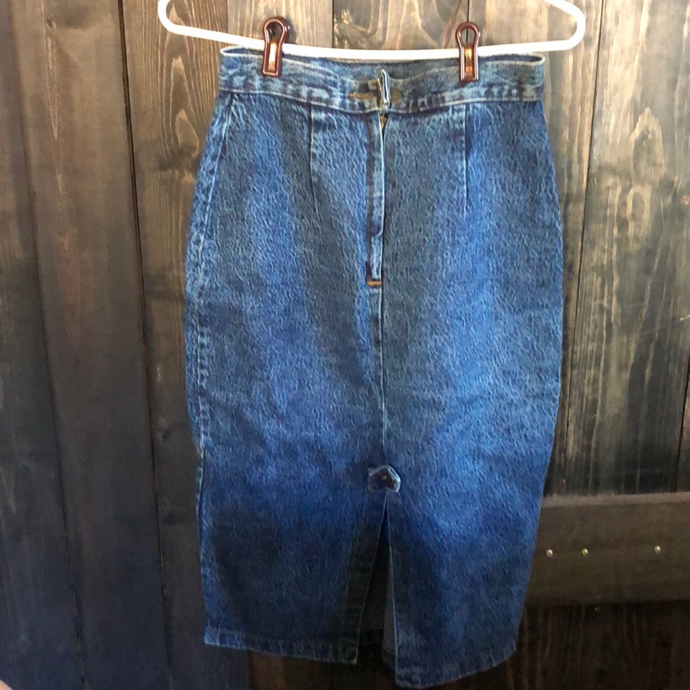 Vintage high waisted denim skirt